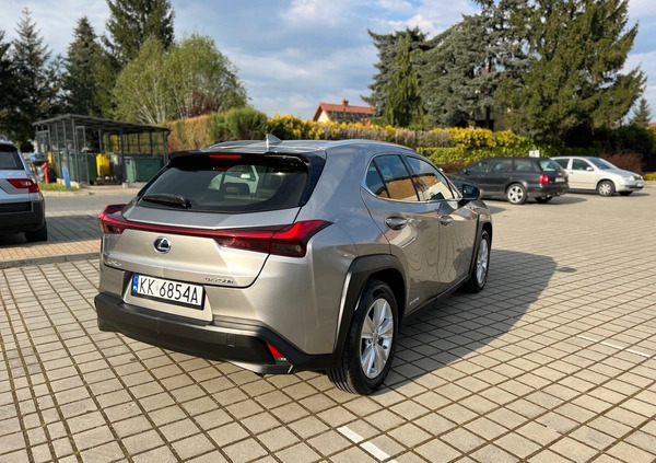 Lexus UX cena 103999 przebieg: 89000, rok produkcji 2021 z Rzeszów małe 562